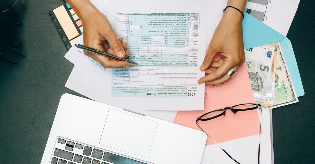 Best Practices for Tracking and Collecting Receivables